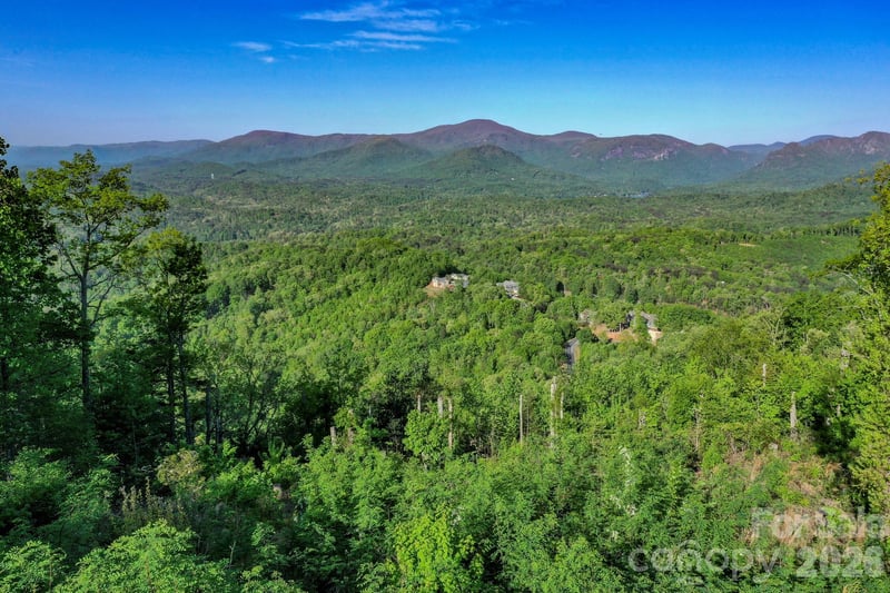 000 Golden Ridge Dr, Lake Lure, NC 28746
