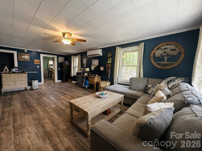 104 Old Fort Rd, Fairview, NC 28730
