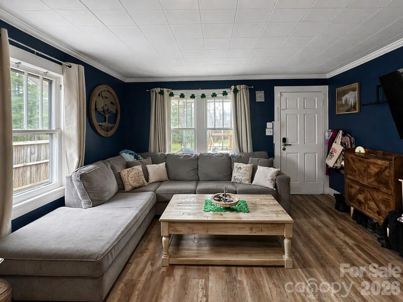 104 Old Fort Rd, Fairview, NC 28730