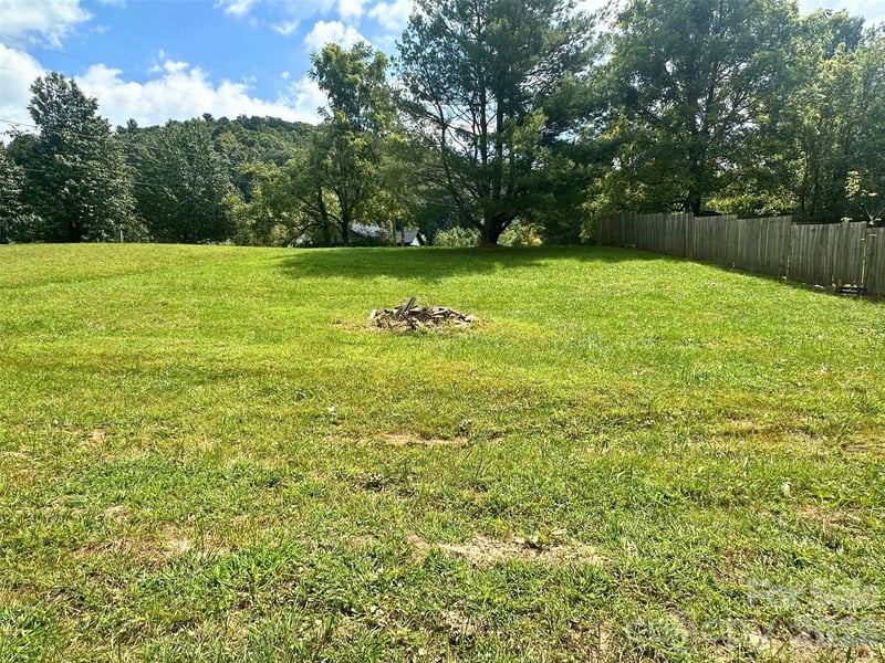 104 Old Fort Rd, Fairview, NC 28730