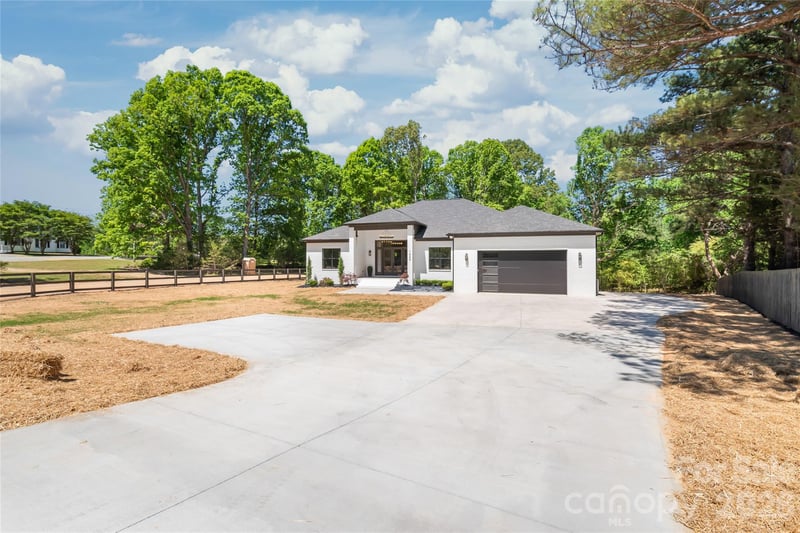 1220 Cuthbertson Rd, Waxhaw, NC 28173