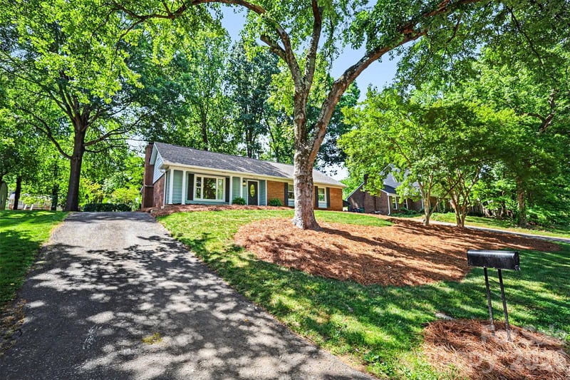 7022 Ludwig Dr, Charlotte, NC 28215