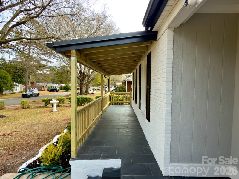 1033 Tracy Dr, Charlotte, NC 28217