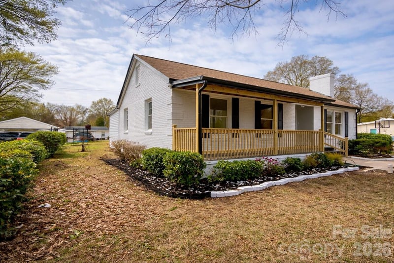 1033 Tracy Dr, Charlotte, NC 28217