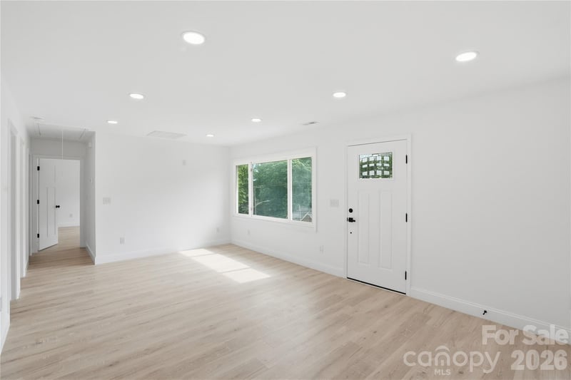 921 Green Circle Dr, Gastonia, NC 28054