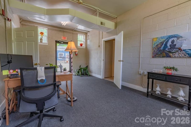 1080 Main St, Lenoir, NC 28645