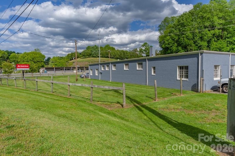 1080 Main St, Lenoir, NC 28645