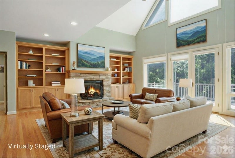 301 Gateway Dr, Hendersonville, NC 28739