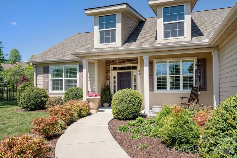 31 Black Iron Ln, Hendersonville, NC 28792