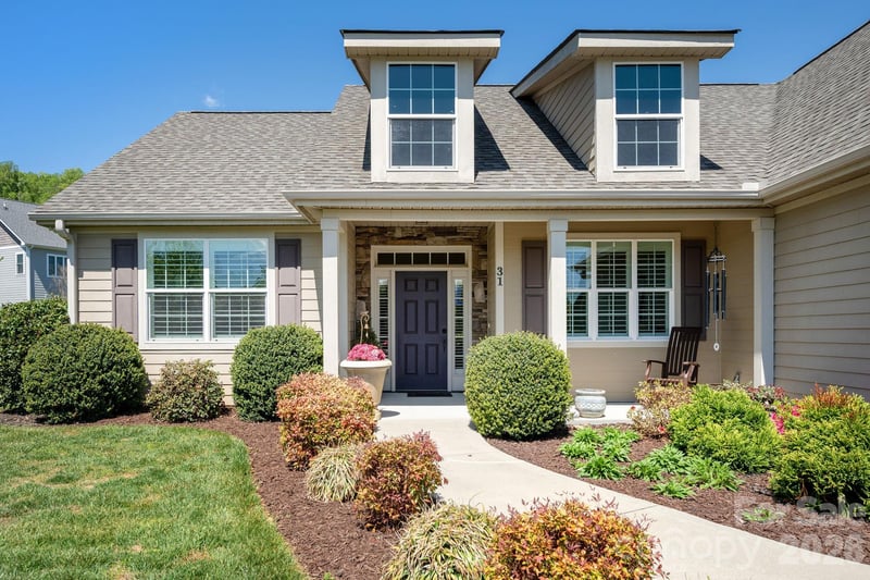 31 Black Iron Ln, Hendersonville, NC 28792