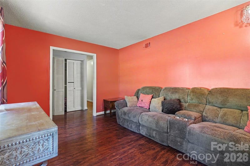 314 Westham Ridge Rd, Charlotte, NC 28217
