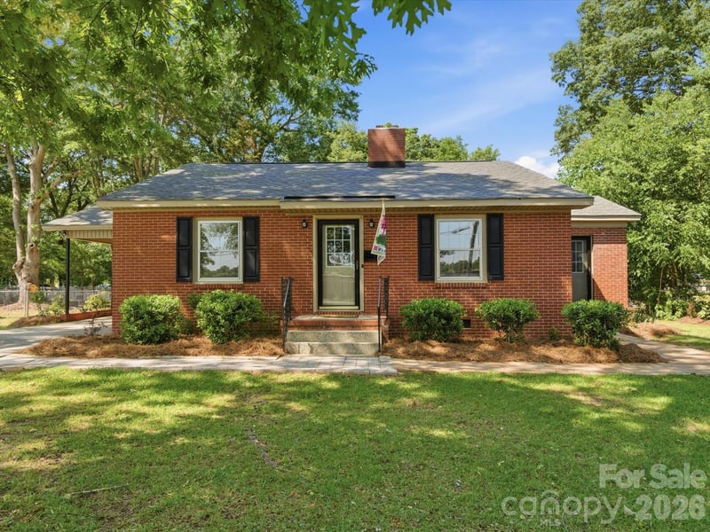 419 Knox St, Clover, SC 29710