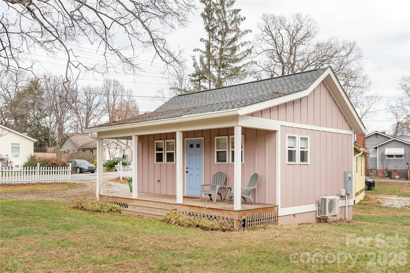 606 Ray Ave, Hendersonville, NC 28792