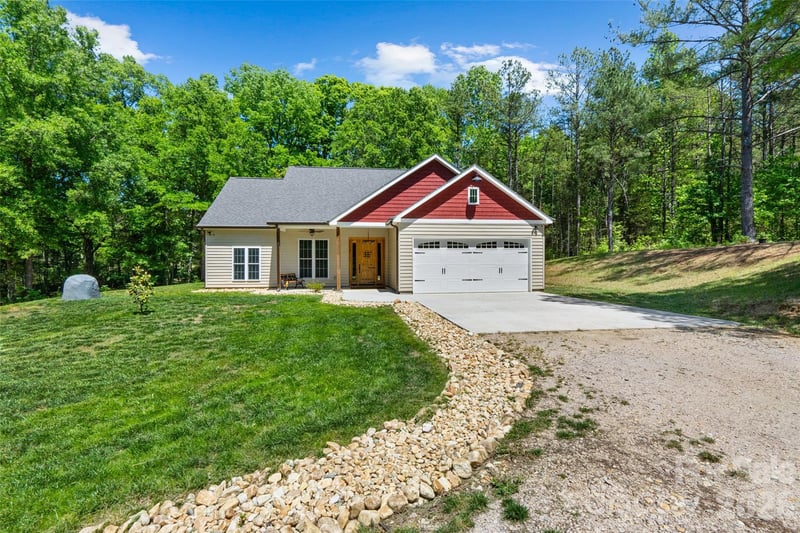 374 Giles Rd, Mcconnells, SC 29726
