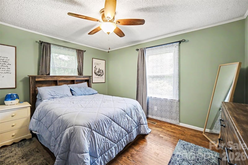 847 Chestnut St, Stanley, NC 28164