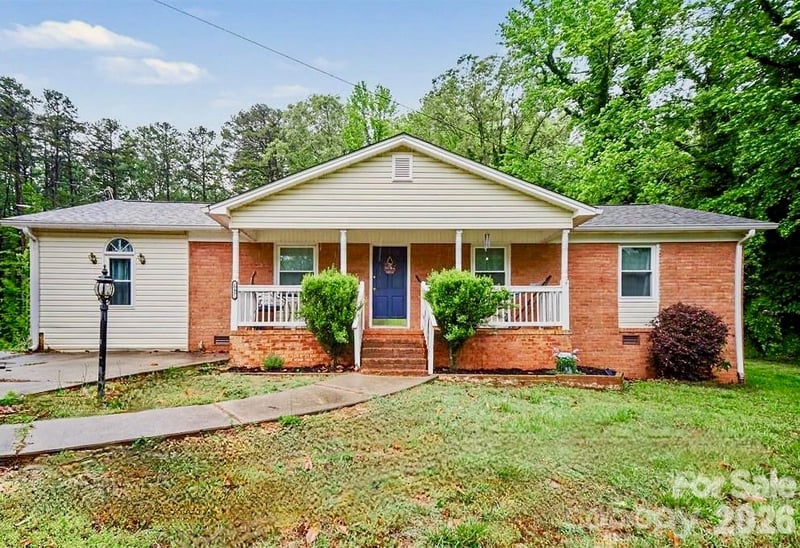 847 Chestnut St, Stanley, NC 28164