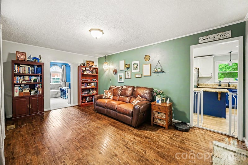 847 Chestnut St, Stanley, NC 28164