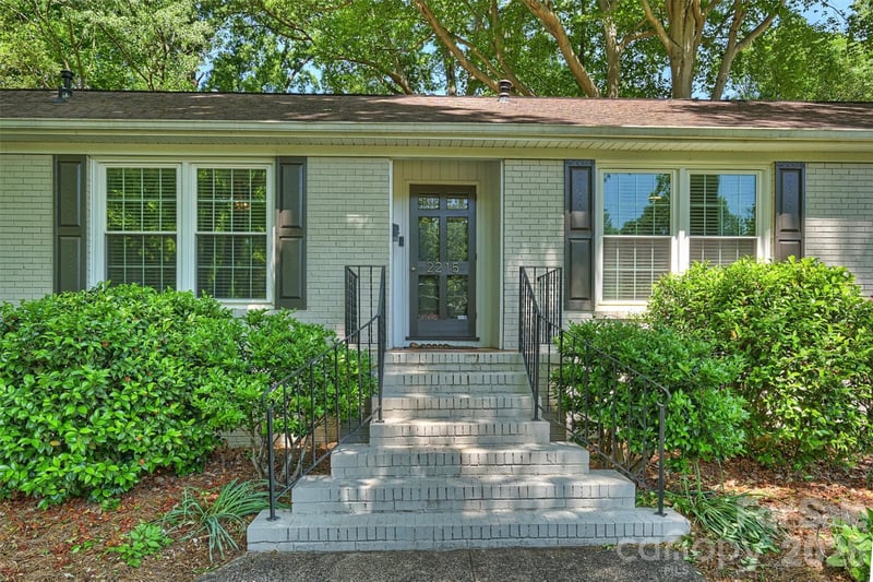 2215 Shadyview Dr, Charlotte, NC 28210