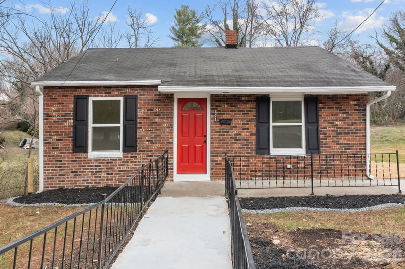 621 Sharpe St, Statesville, NC 28677