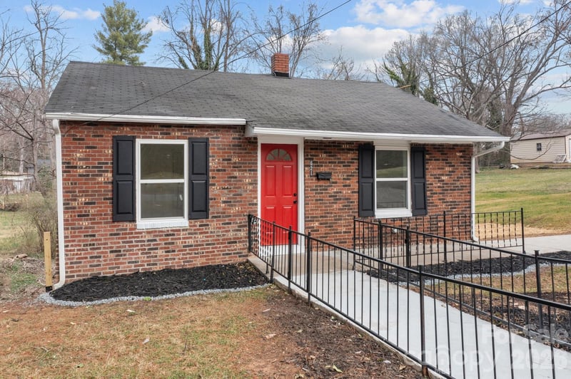621 Sharpe St, Statesville, NC 28677