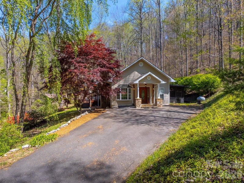 605 Toy Cove Rd, Sylva, NC 28779