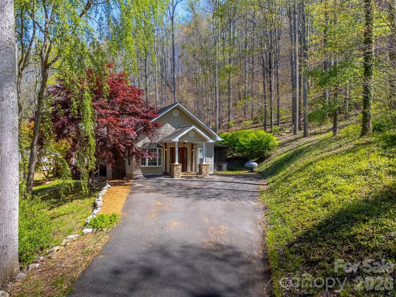 605 Toy Cove Rd, Sylva, NC 28779