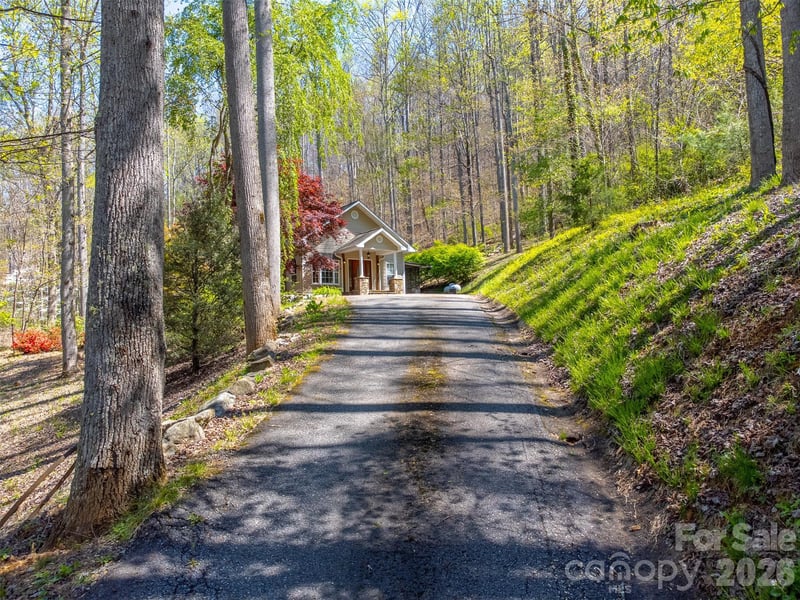 605 Toy Cove Rd, Sylva, NC 28779
