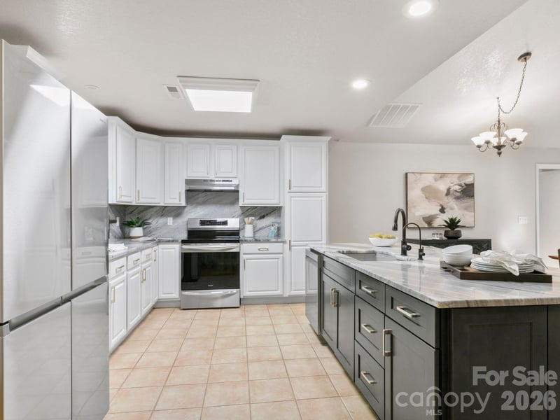 220 Jones Ct, Lake Lure, NC 28746