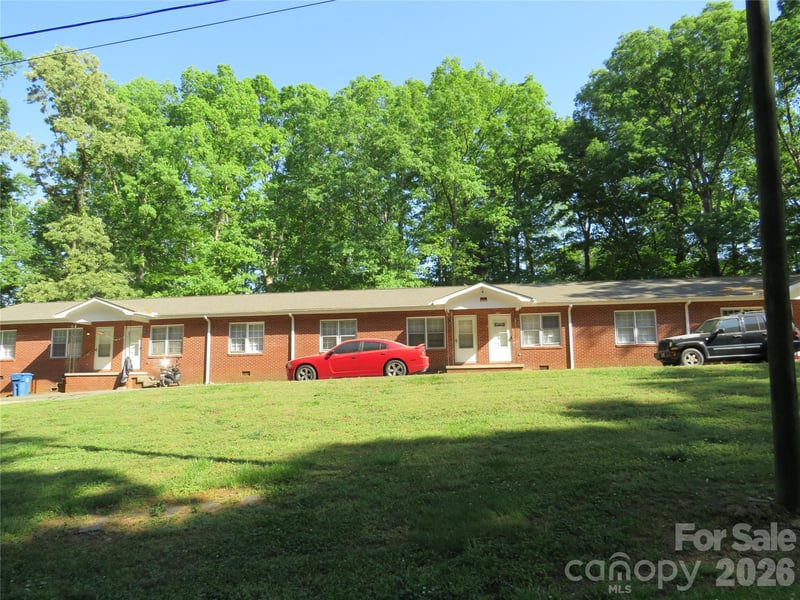 144 Nottingham Dr, Forest City, NC 28043