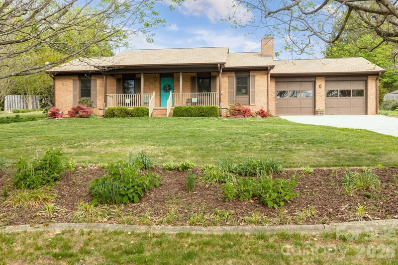 15 Pinedale Rd, Asheville, NC 28805