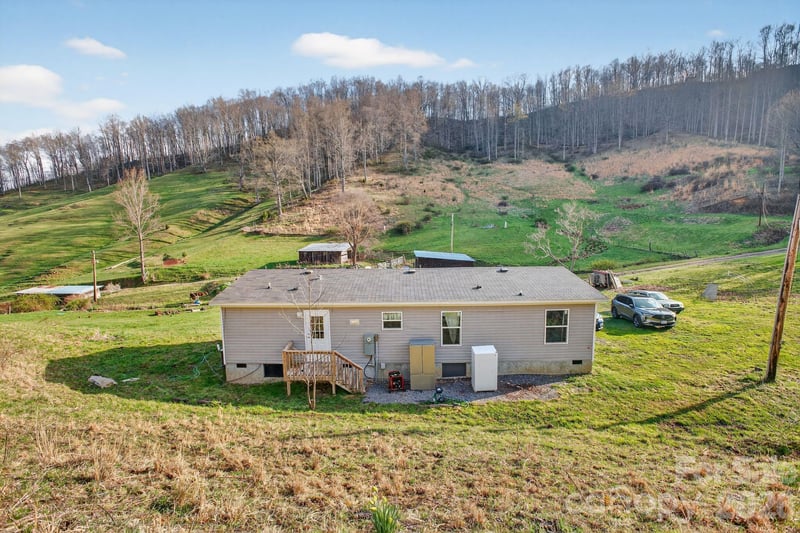 212 Ball Hollow Ln, Burnsville, NC 28714