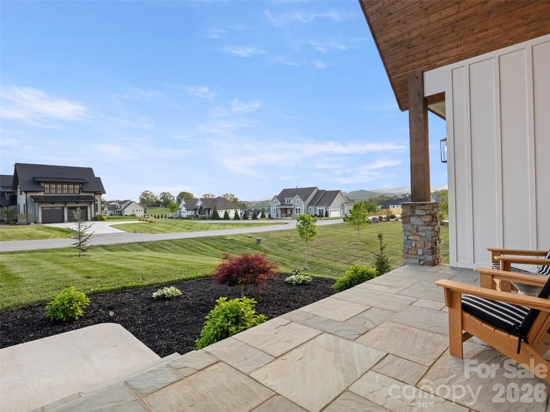 208 Majestic Ridge Rd, Mills River, NC 28759