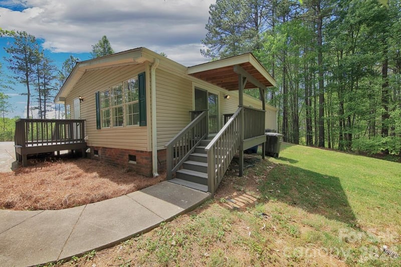 223 Ridge Creek Dr, Troutman, NC 28166
