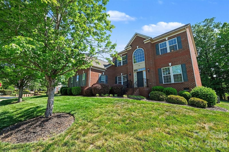 7608 Clarke Ridge Ct, Charlotte, NC 28269