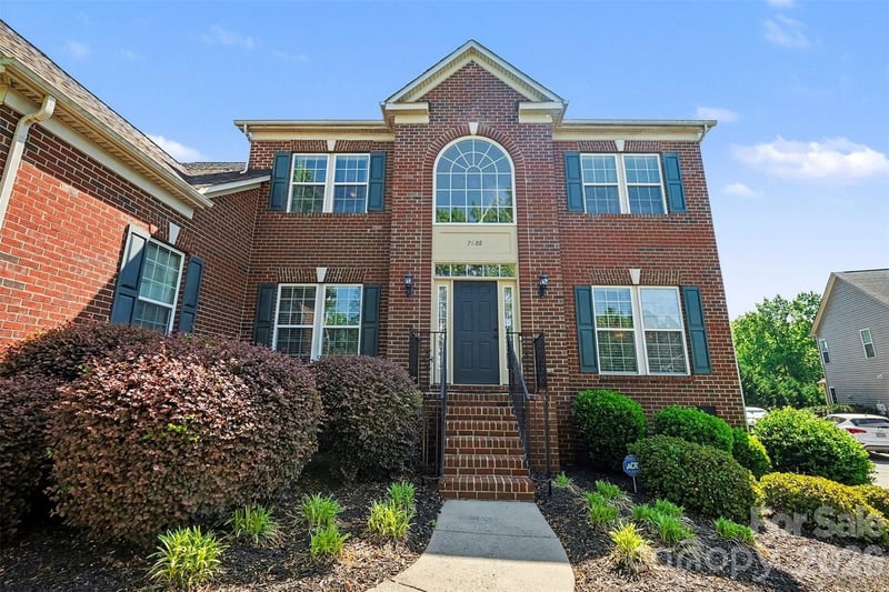 7608 Clarke Ridge Ct, Charlotte, NC 28269