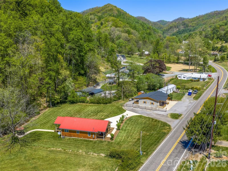 5881 Us 23 Hw, Mars Hill, NC 28754