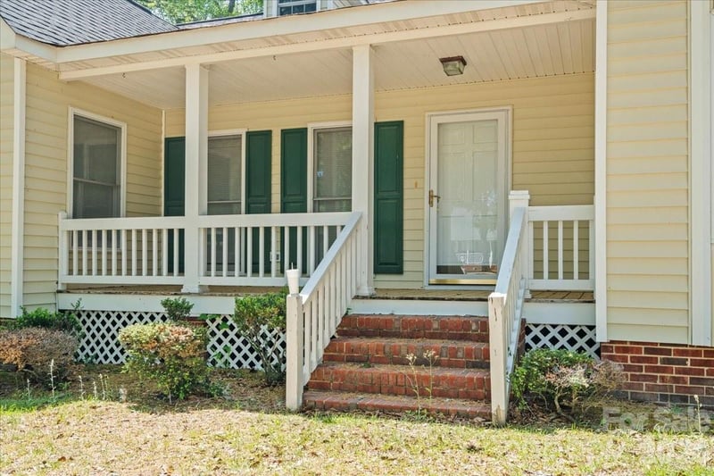 570 Coach Rd, Cheraw, SC 29520