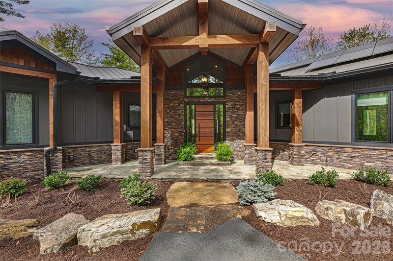 726 Ugugu Dr, Brevard, NC 28712