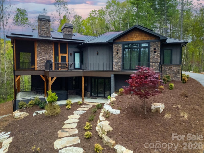 726 Ugugu Dr, Brevard, NC 28712