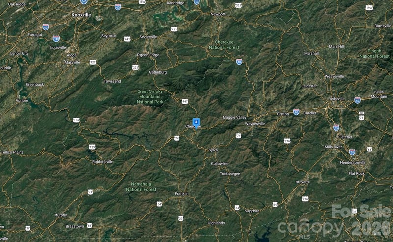 18 Indian Hills Dr, Whittier, NC 28789