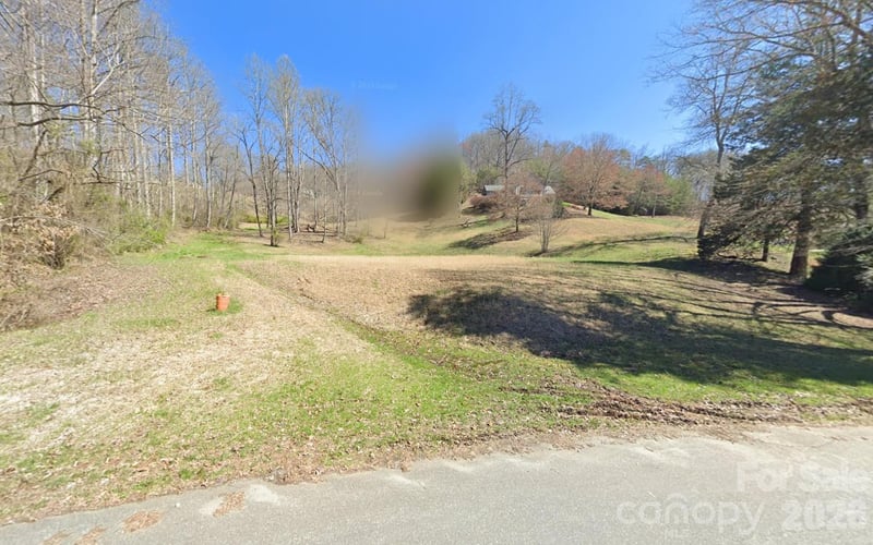 18 Indian Hills Dr, Whittier, NC 28789