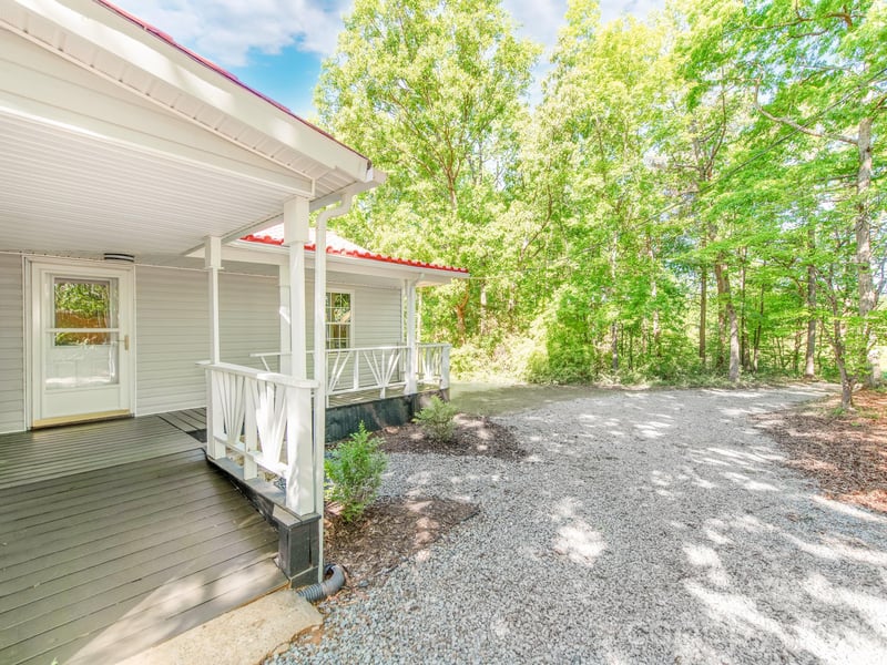 2124 Shoal Rd, Lincolnton, NC 28092