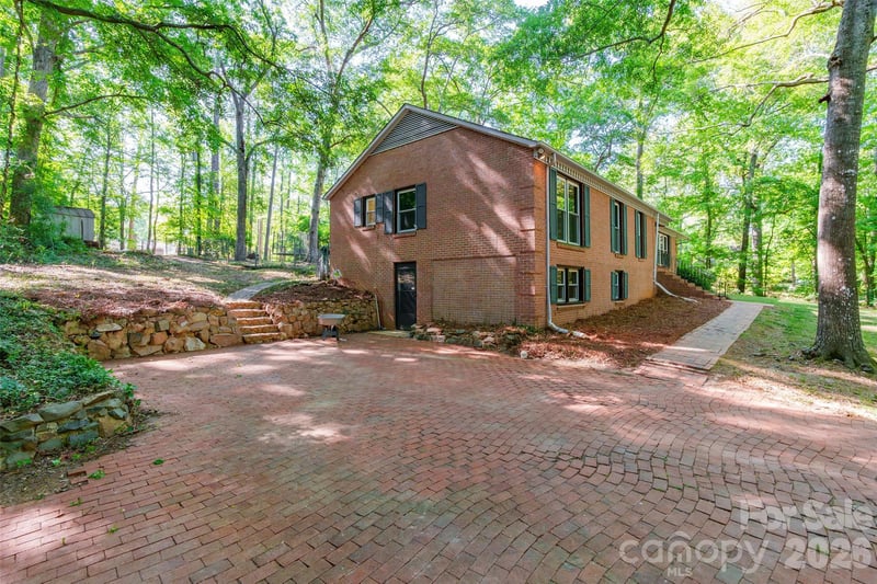 513 Mountainbrook Rd, Lancaster, SC 29720