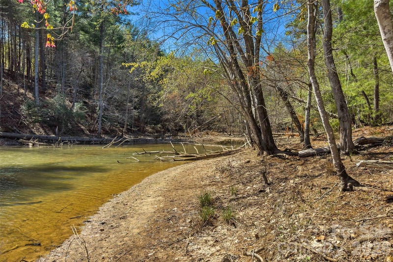 3107 Channel View Cv, Morganton, NC 28655