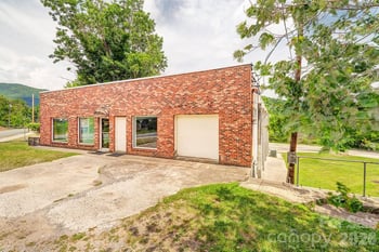 1100-1104 Montreat Rd, Black Mountain, NC 28711