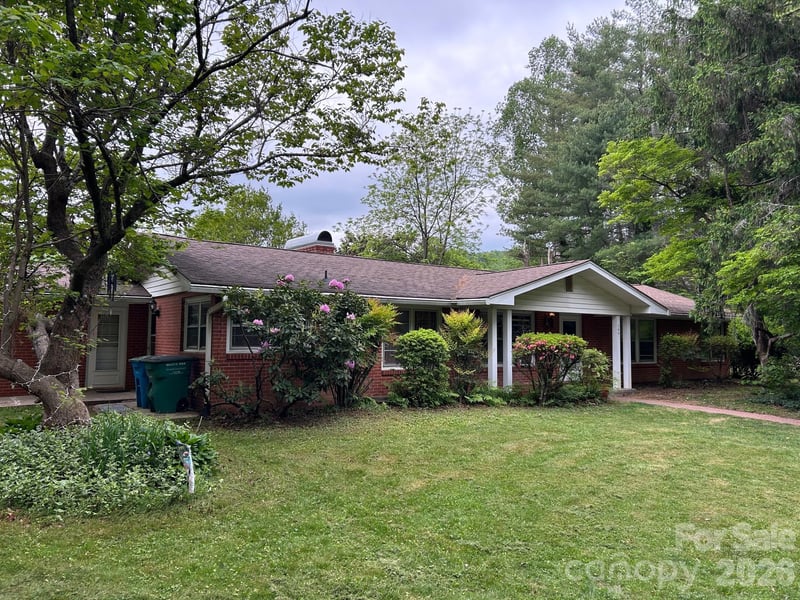 104 Turley Falls Rd, Hendersonville, NC 28739