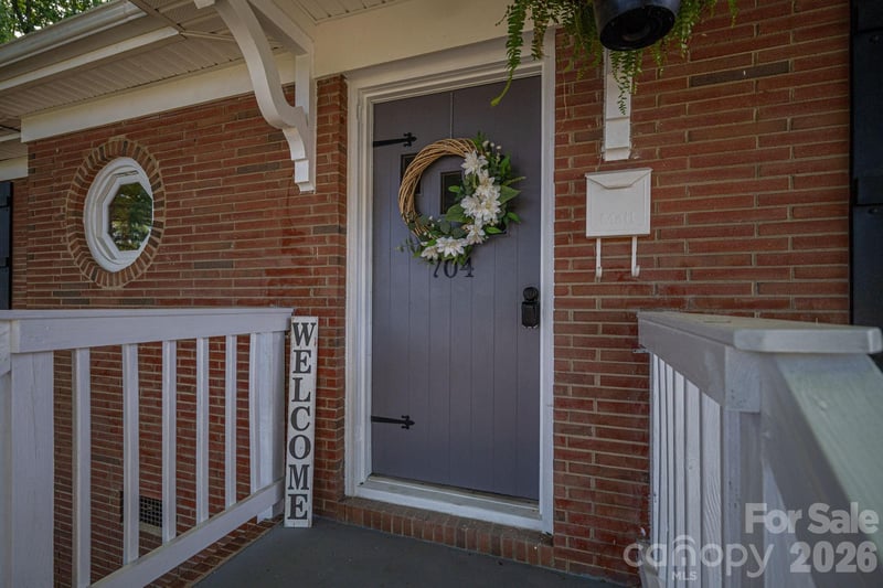 704 Dogwood Dr, Lincolnton, NC 28092