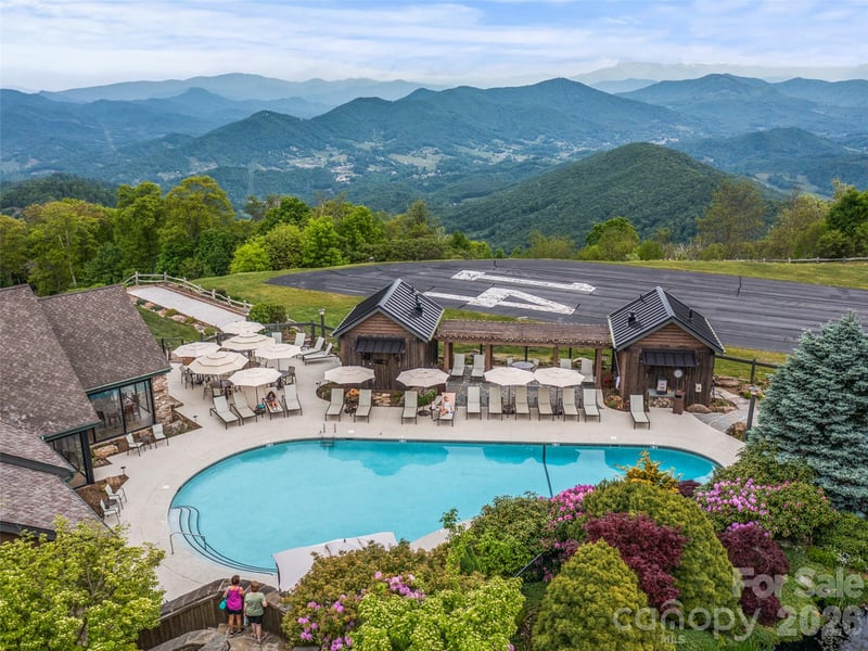 81 Creekside Way #F-101, Burnsville, NC 28714