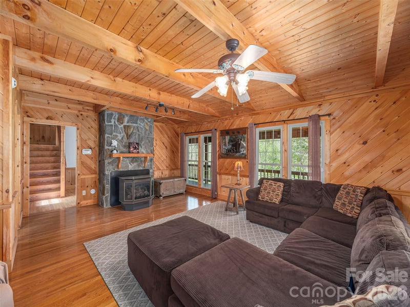 240 Plott Balsam Rd, Maggie Valley, NC 28751