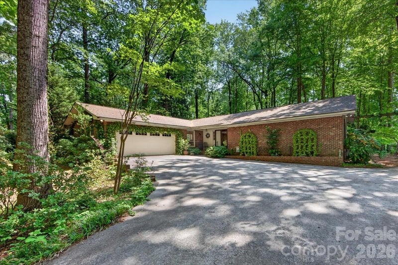 7412 Timber Ridge Dr, Mint Hill, NC 28227